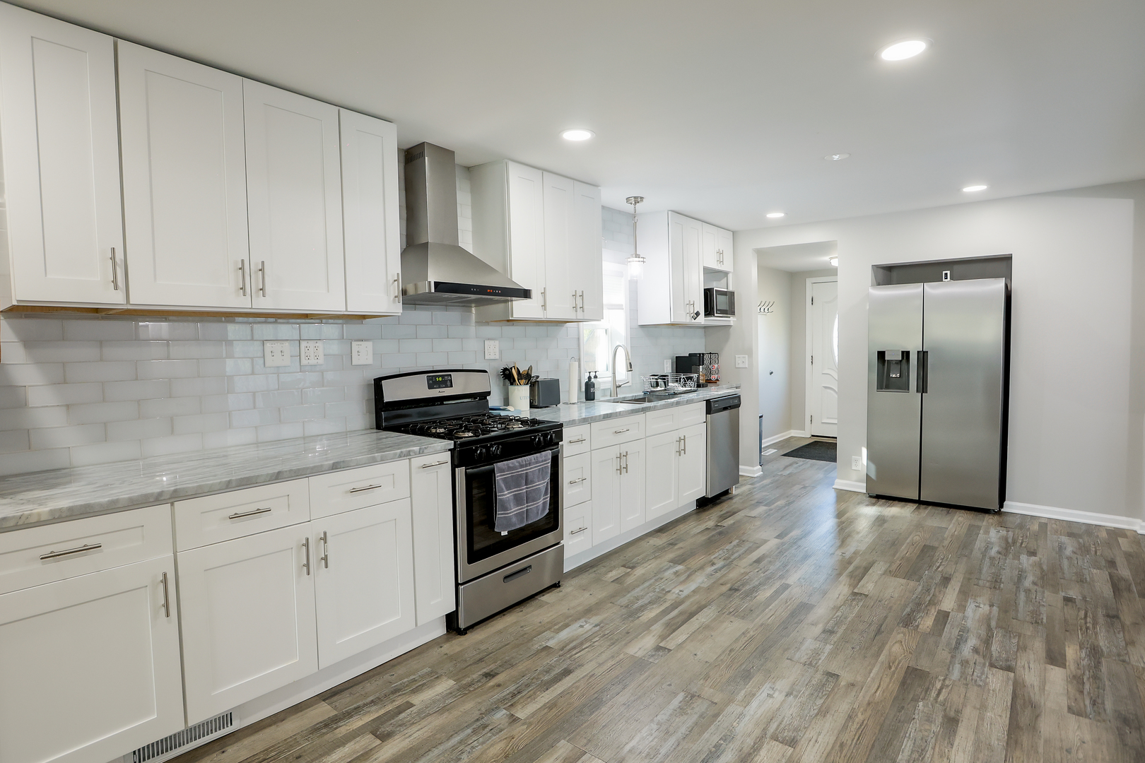 1015 North River Road McHenry, IL 60051 - Photo 3 of 31