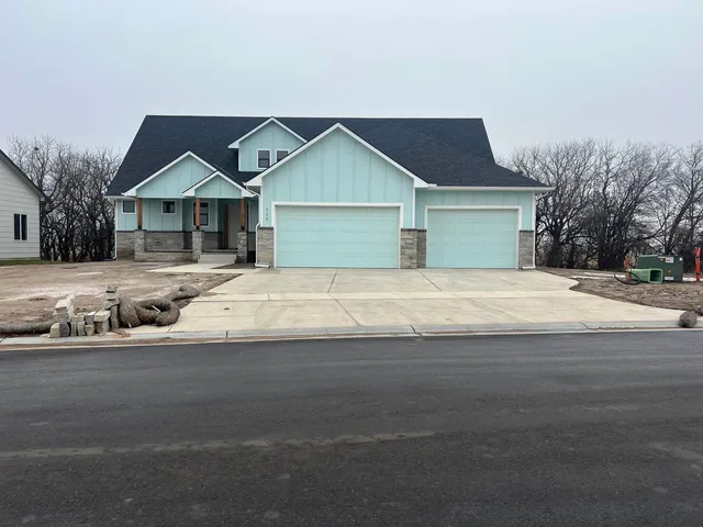 $604,500 | 111 South Wellcrest Street, Goddard, KS 67052
