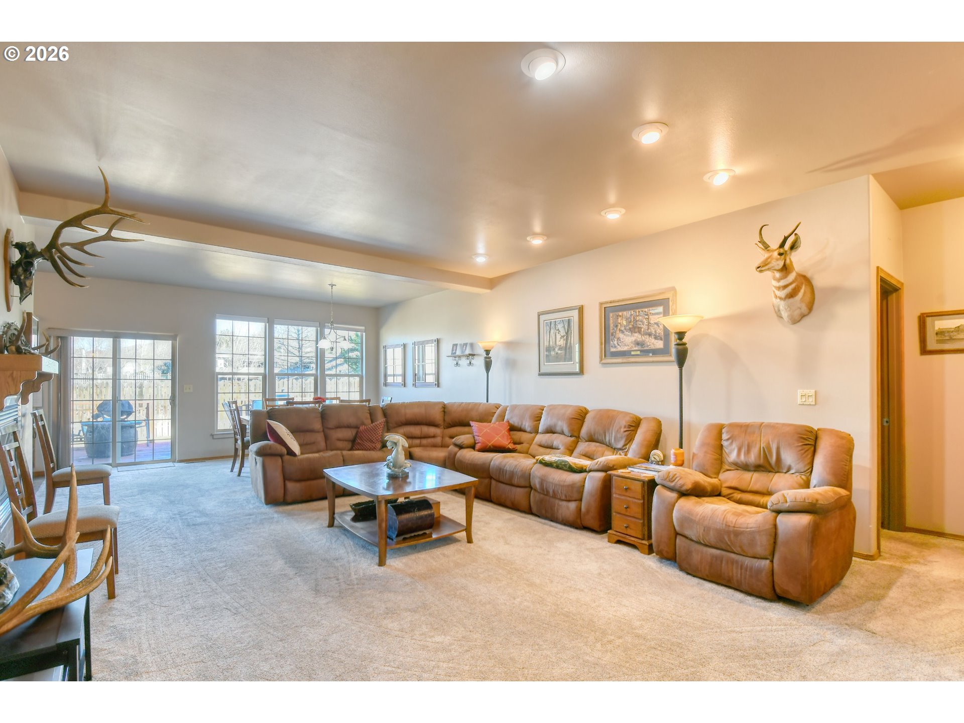 2175 Northwest Gilliam Avenue Pendleton, OR 97801 - Photo 5 of 36 a living room with furniture