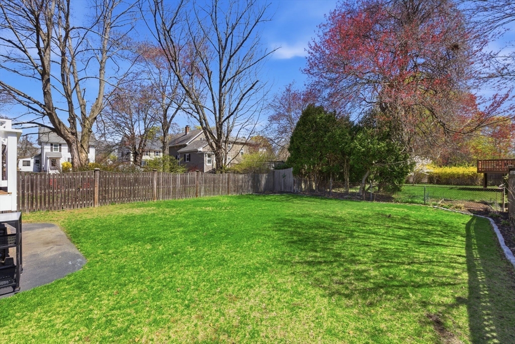 7 Maple Street, Unit 7 Reading, MA 01867 - Photo 37 of 40