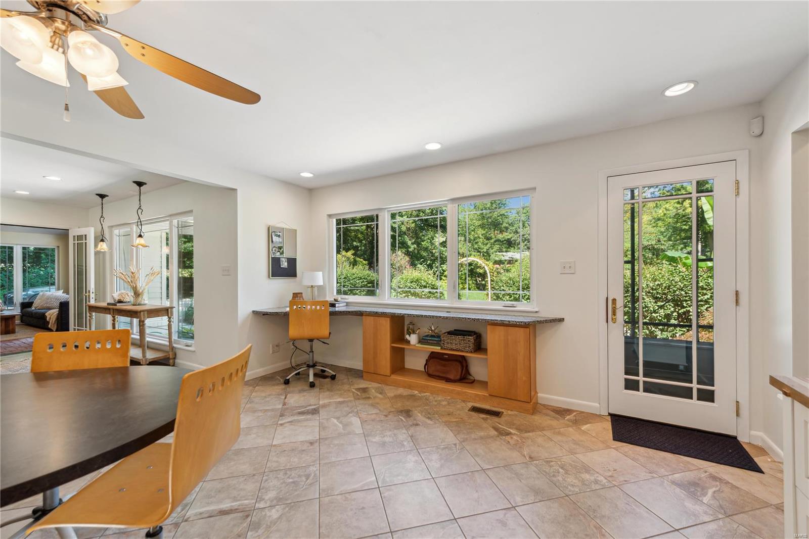 49 Woodcrest Drive St. Louis, MO 63124 - Photo 11 of 27