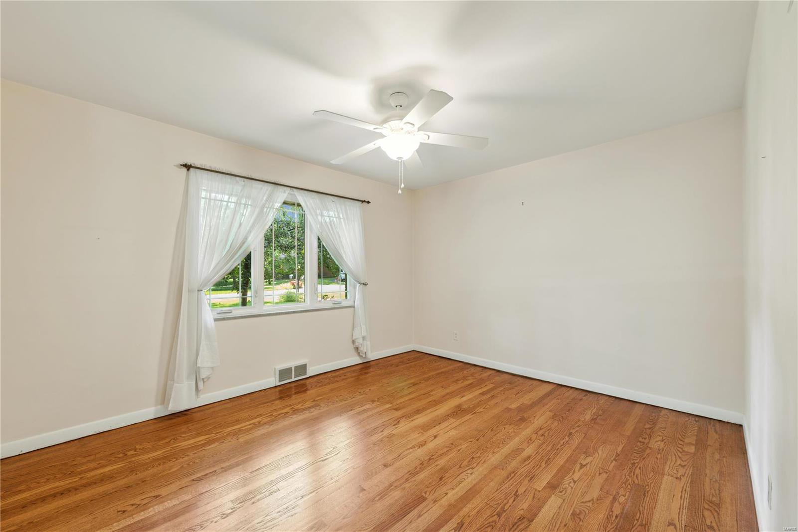 49 Woodcrest Drive St. Louis, MO 63124 - Photo 16 of 27