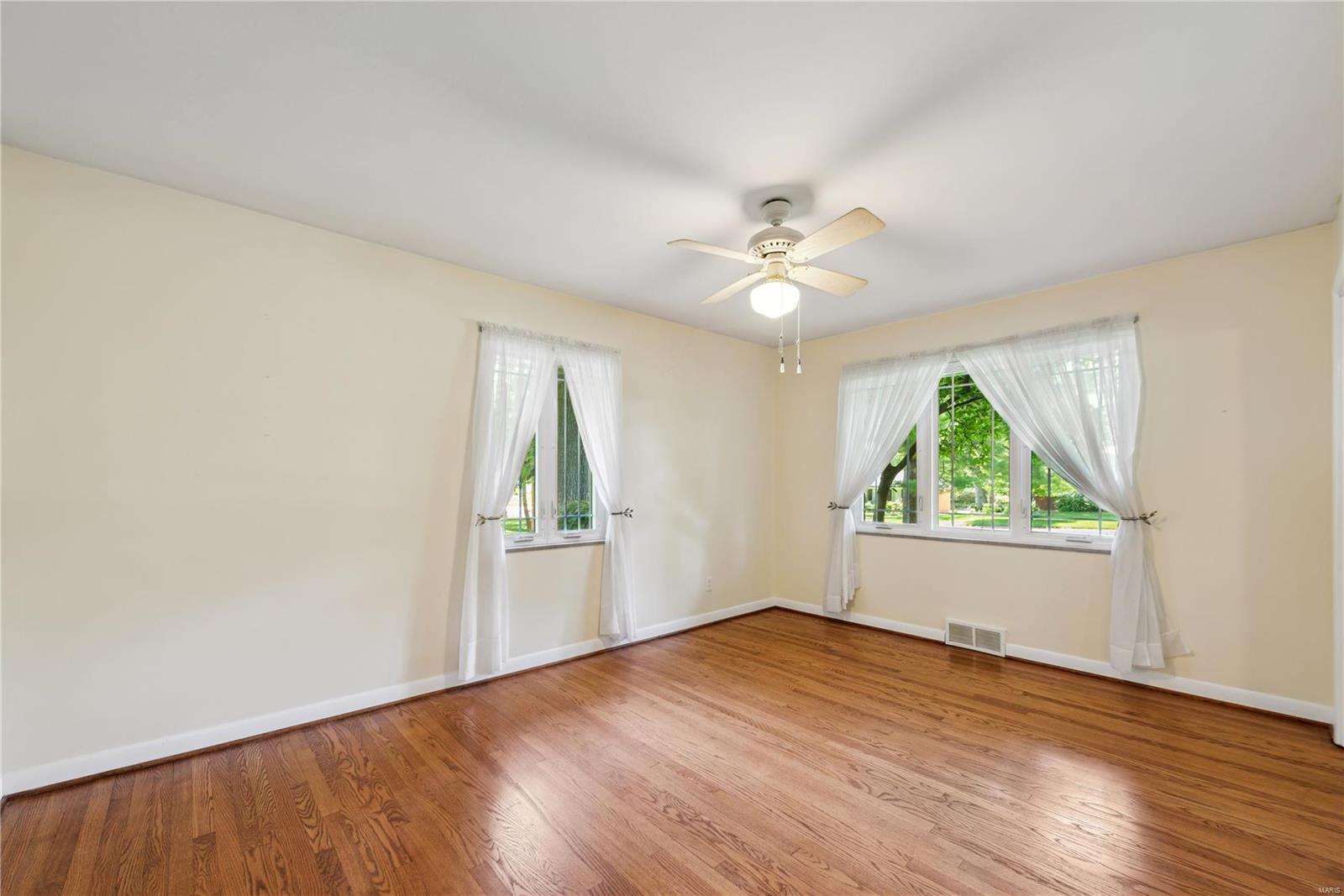 49 Woodcrest Drive St. Louis, MO 63124 - Photo 17 of 27