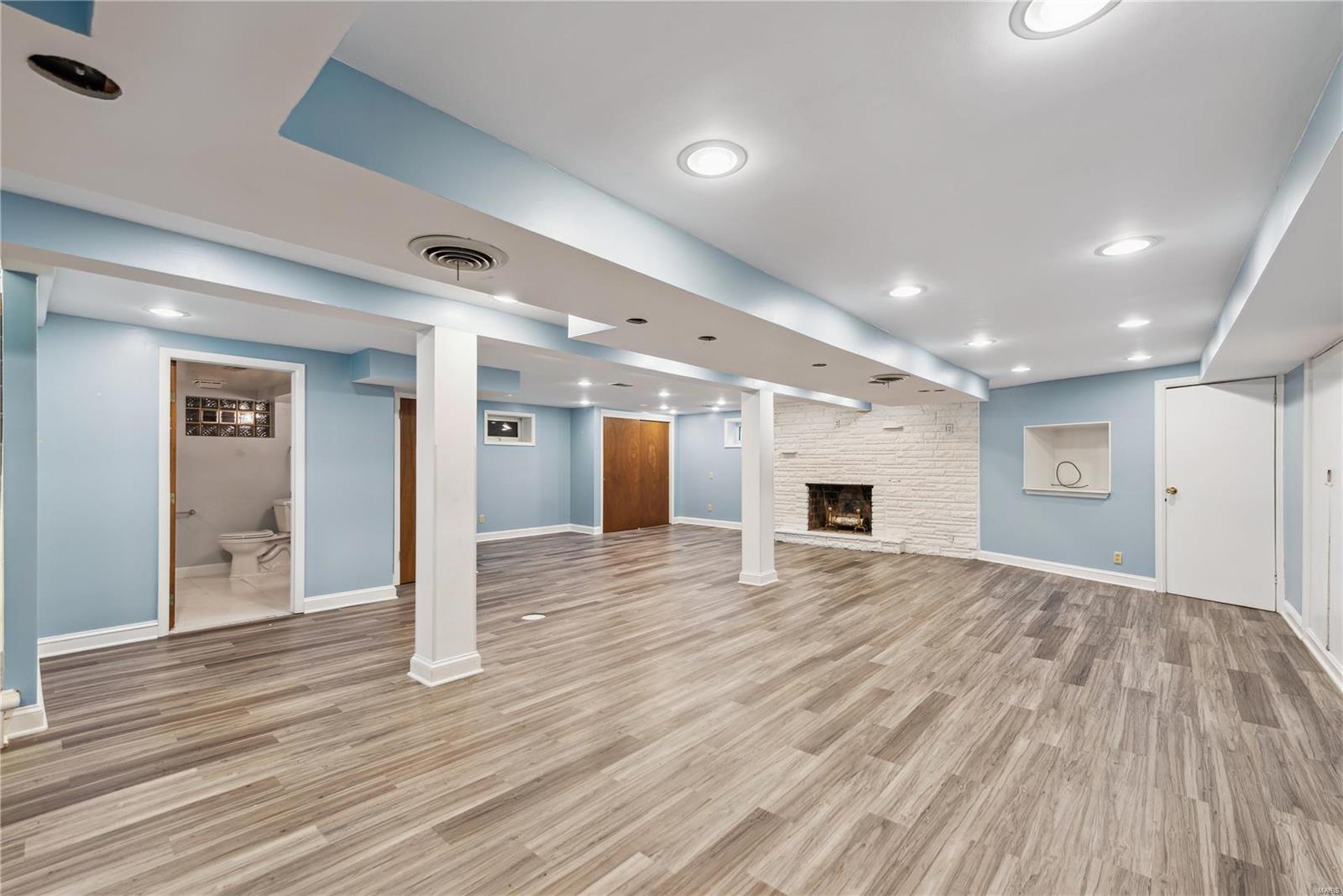 49 Woodcrest Drive St. Louis, MO 63124 - Photo 22 of 27