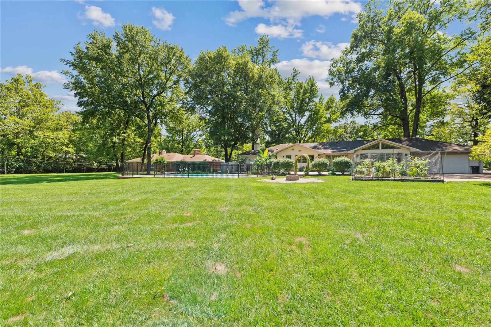 49 Woodcrest Drive St. Louis, MO 63124 - Photo 26 of 27