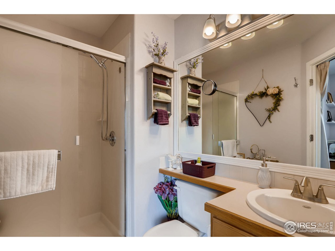 513 Ridgeview Drive Louisville, CO 80027 - Photo 16 of 25 Upper Level Master Bathroom