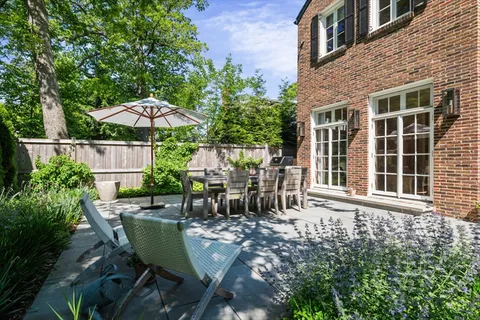 $2,100,000 | 870 Bryant Avenue, Winnetka, IL 60093