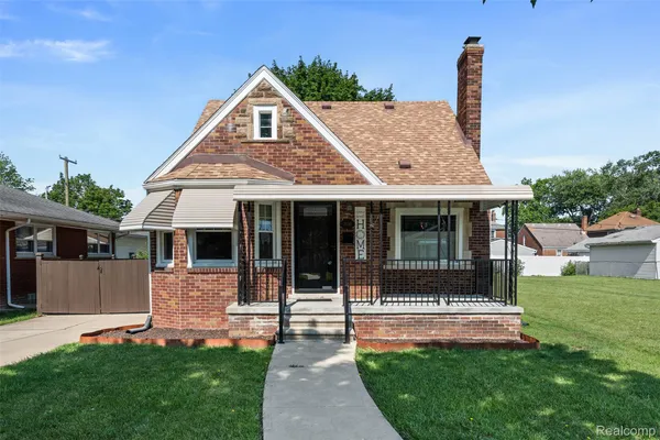 $274,000 | 2100 21st Street, Wyandotte, MI 48192