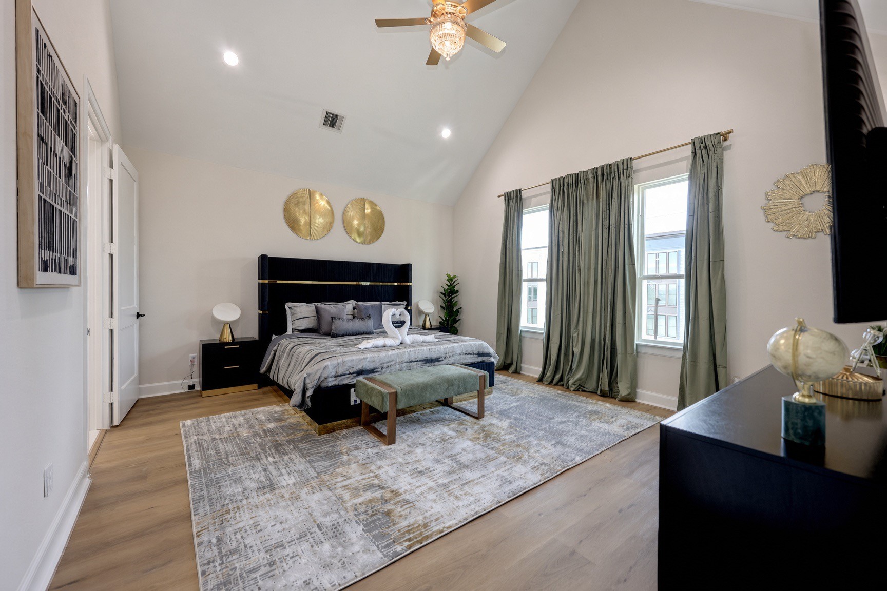 1603 Sylvester Road Houston, TX 77009 - Photo 2 of 27 Gallery Image 2