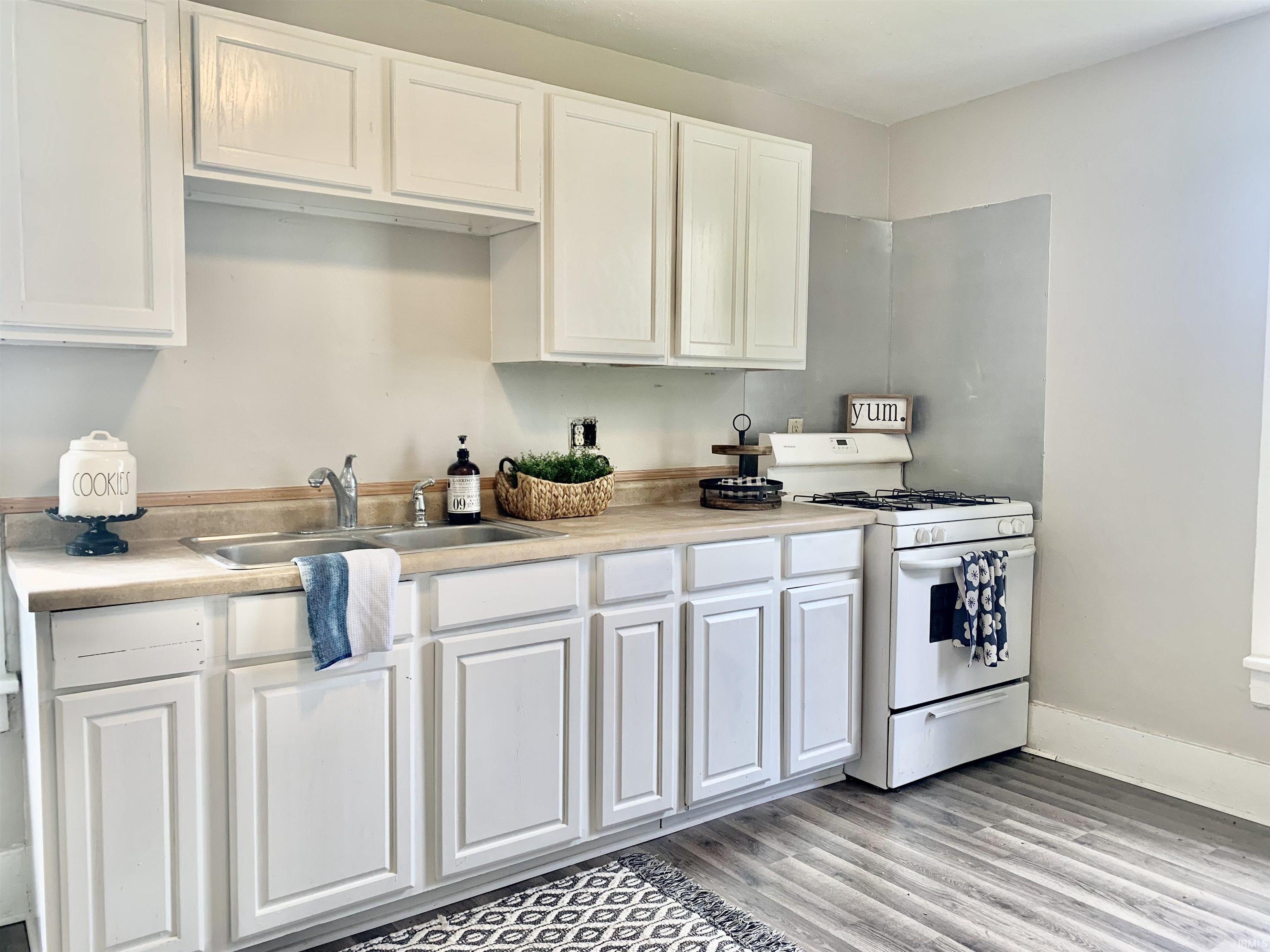 1007 Mason Street Elkhart, IN 46516 - Photo 5 of 17