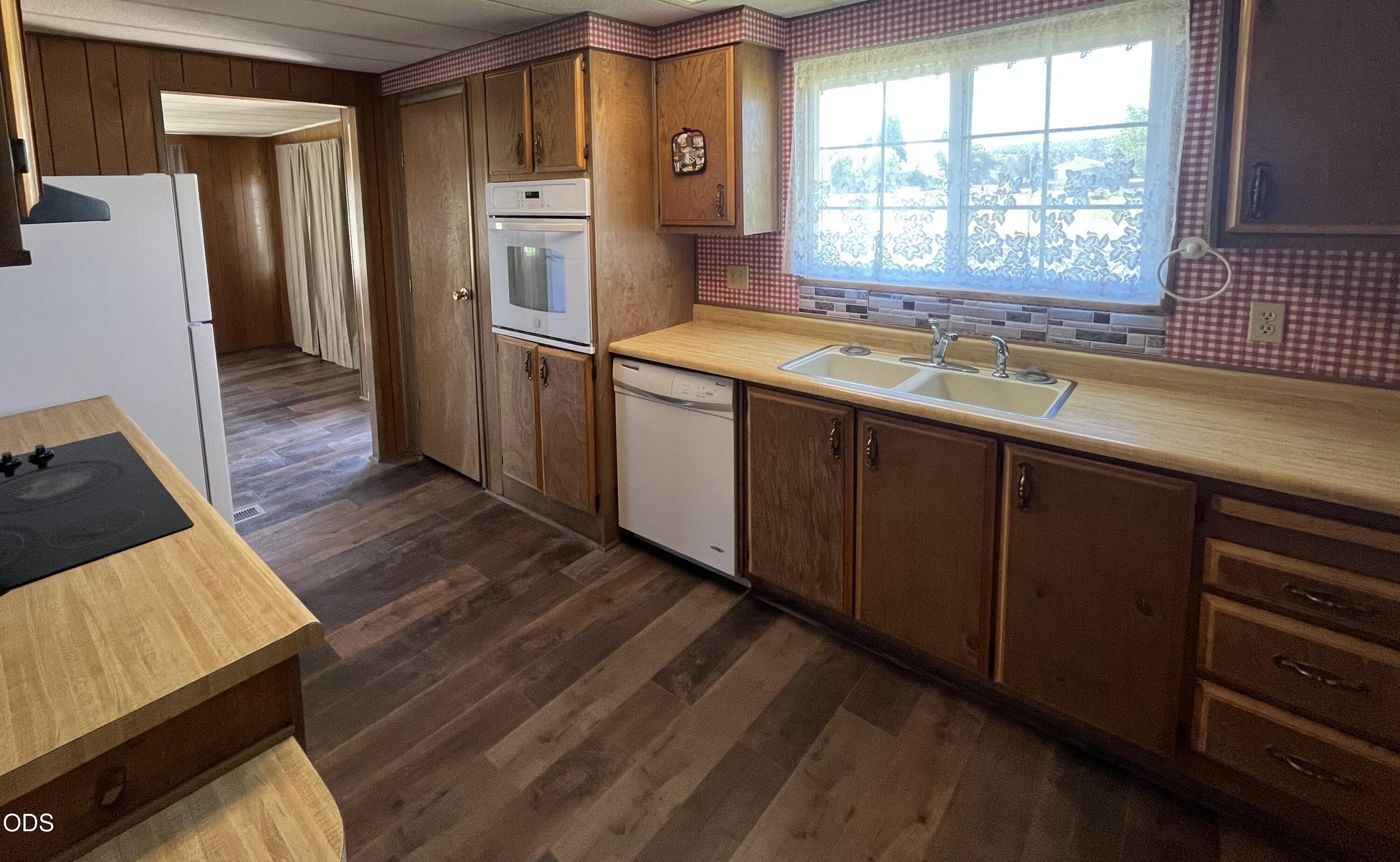 31433 Price Street Bonanza, OR 97623 - Photo 5 of 13