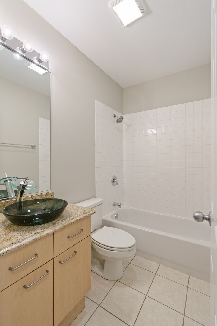 2127 West Rice Street, Unit 3E Chicago, IL 60622 - Photo 11 of 14