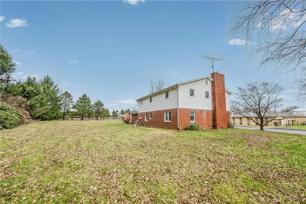 $1,550 | 610 West Philadelphia Street Extension, Armagh, PA 15920