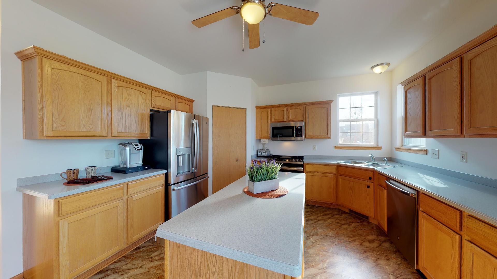 830 Myers Road Sugar Grove, IL 60554 - Photo 6 of 28