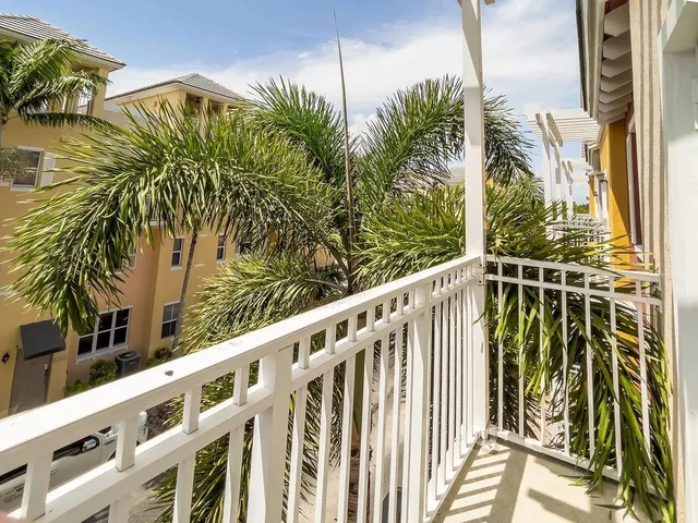 $2,900 | 2343 Vintage Drive, Unit 2343, Lighthouse Point, FL 33064