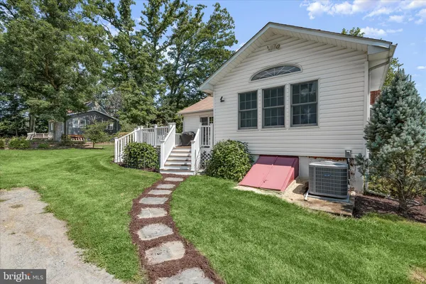 a house view with a outdoor space