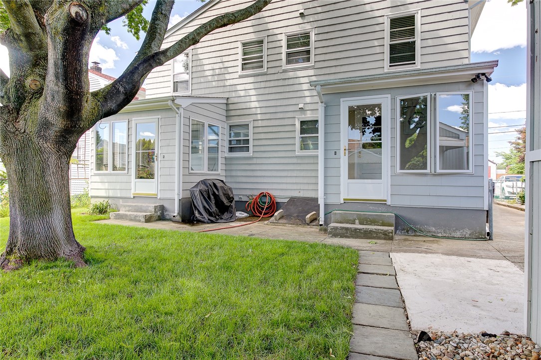 378 Woodhaven Road Pawtucket, RI 02861 - Photo 4 of 40 Gallery Image 4