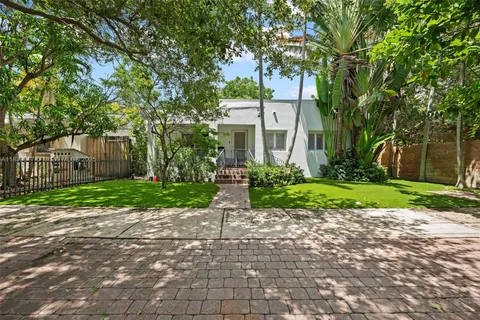 $1,395,000 | 2511 Tequesta Lane, Coconut Grove, FL 33133