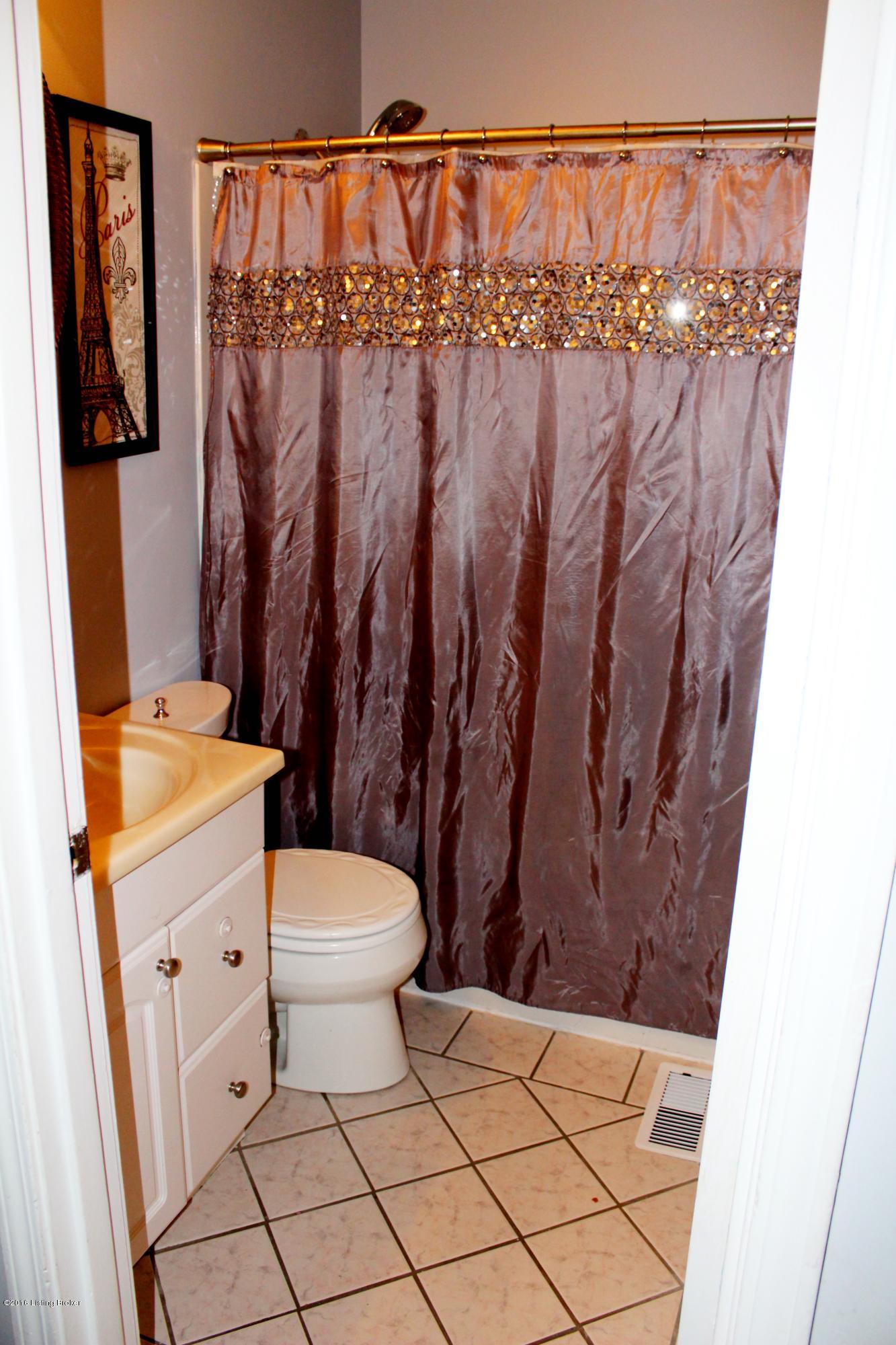 820 Flicker Road Louisville, KY 40214 - Photo 19 of 27 Full Bath 8