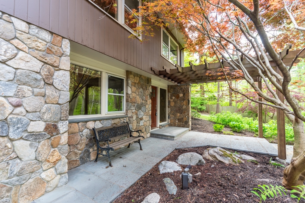 28 Country Corners Road Wayland, MA 01778 - Photo 3 of 30 Gallery Image 3