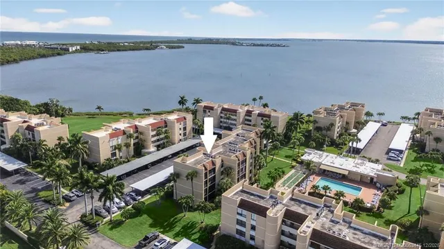 a picture of city view