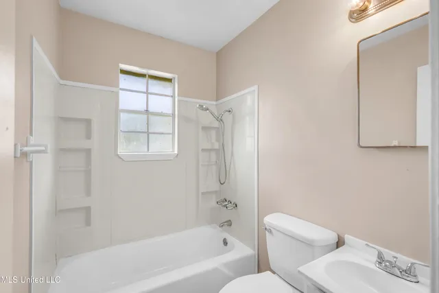 $99,900 | 9701 Highway 613, Moss Point, MS 39562