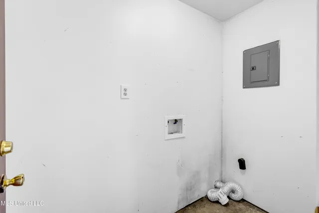 $99,900 | 9701 Highway 613, Moss Point, MS 39562