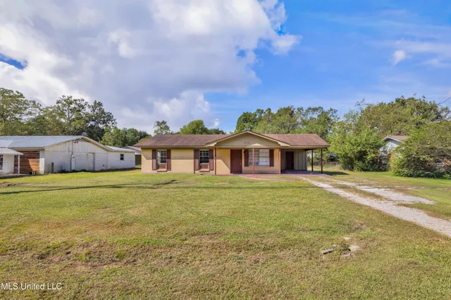 $99,900 | 9701 Highway 613, Moss Point, MS 39562