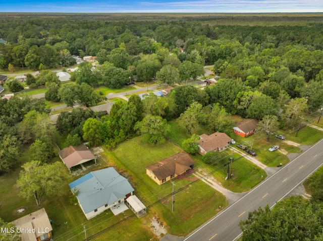 $99,900 | 9701 Highway 613, Moss Point, MS 39562