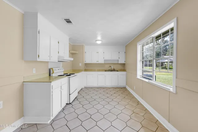 $99,900 | 9701 Highway 613, Moss Point, MS 39562