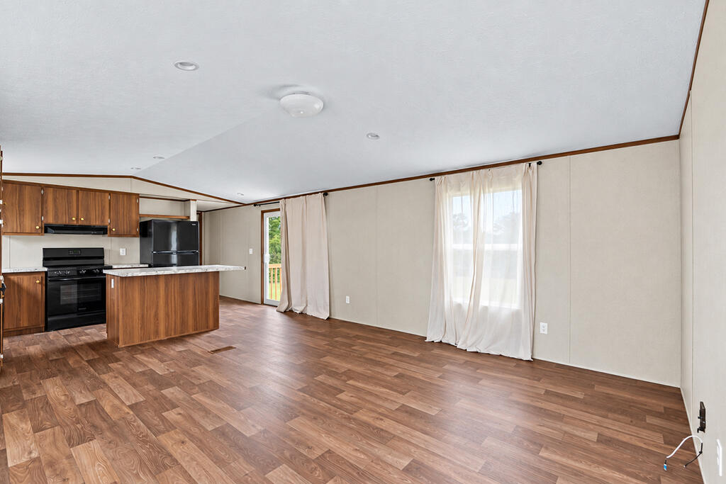 618 Grumling Road West Hodges, SC 29653 - Photo 4 of 17 Gallery Image 4