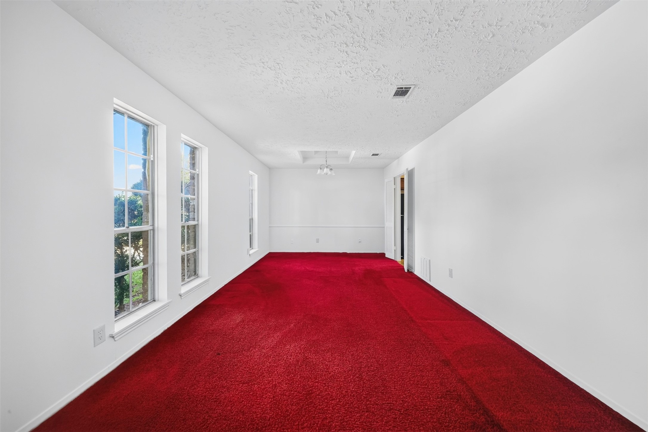 2214 Millhouse Road Houston, TX 77073 - Photo 4 of 20 Formal dining/living space