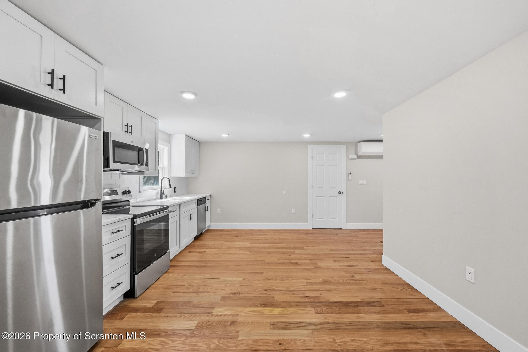 305 Parsonage Street Pittston, PA 18640 - Photo 13 of 42 Kitchen