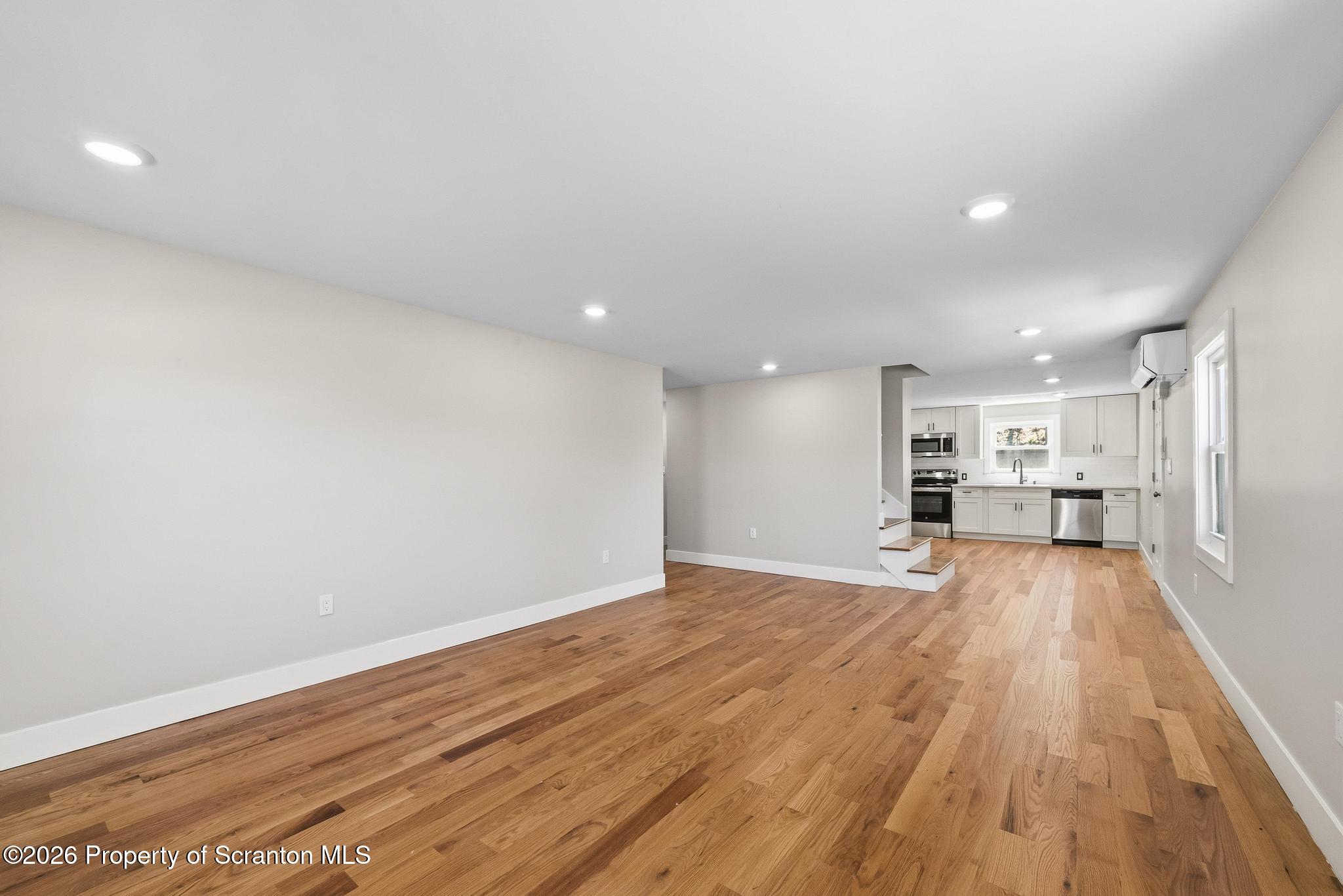 305 Parsonage Street Pittston, PA 18640 - Photo 8 of 42 Entry / Living Room