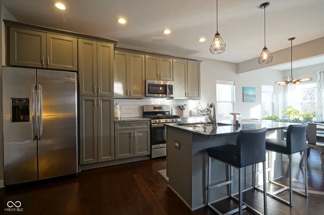 $419,900 | 9749 Thorne Cliff Way, Unit 105, Fishers, IN 46037