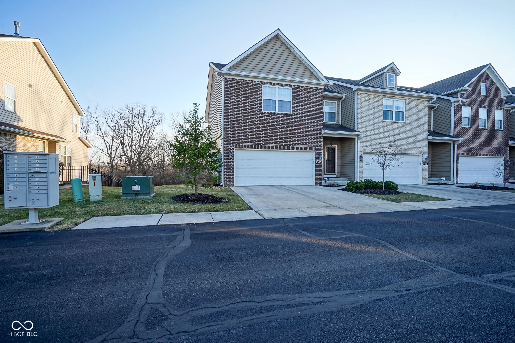 9749 Thorne Cliff Way, Unit 105 Fishers, IN 46037 - Photo 2 of 61