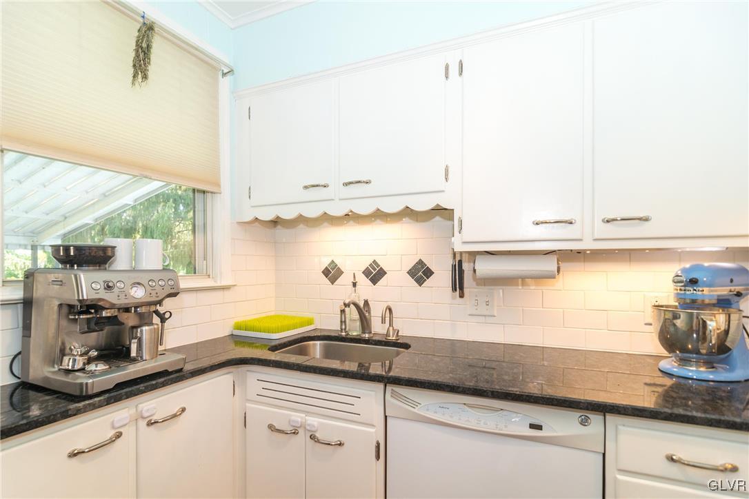 838 Magnolia Road Hellertown, PA 18055 - Photo 11 of 29 Gallery Image 11