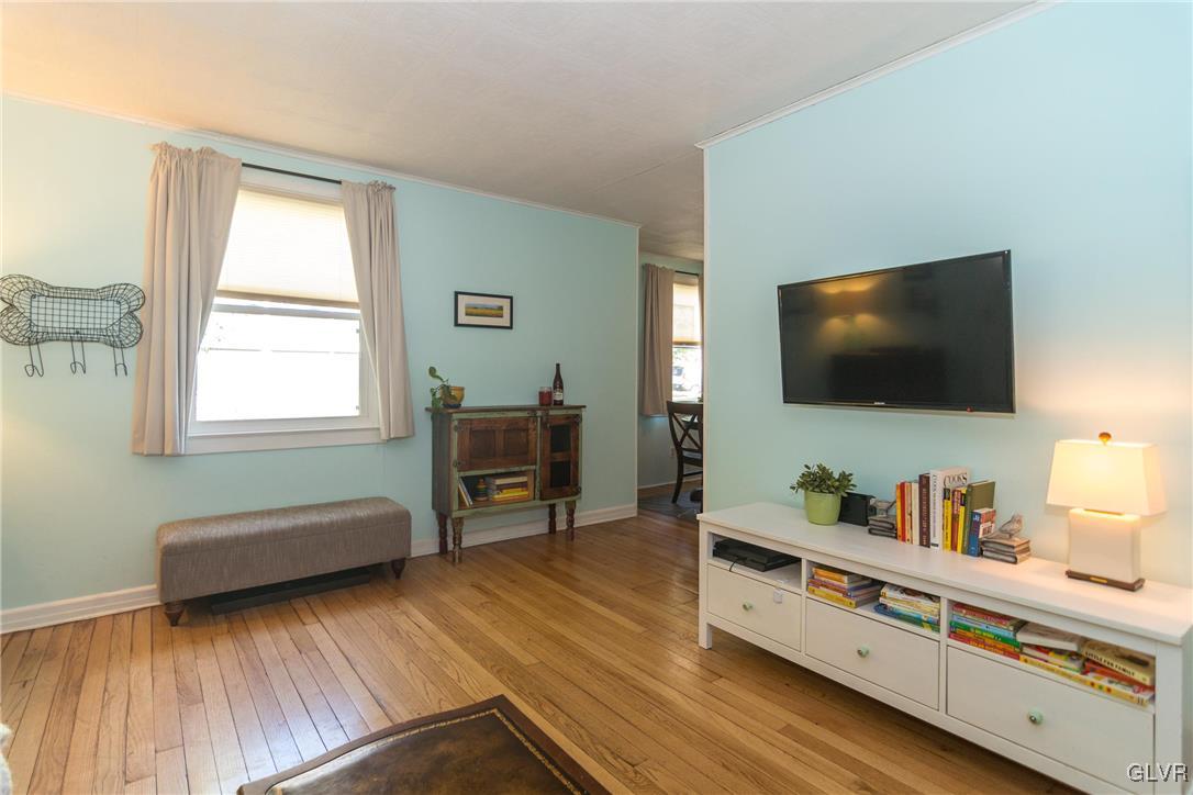 838 Magnolia Road Hellertown, PA 18055 - Photo 5 of 29 Gallery Image 5