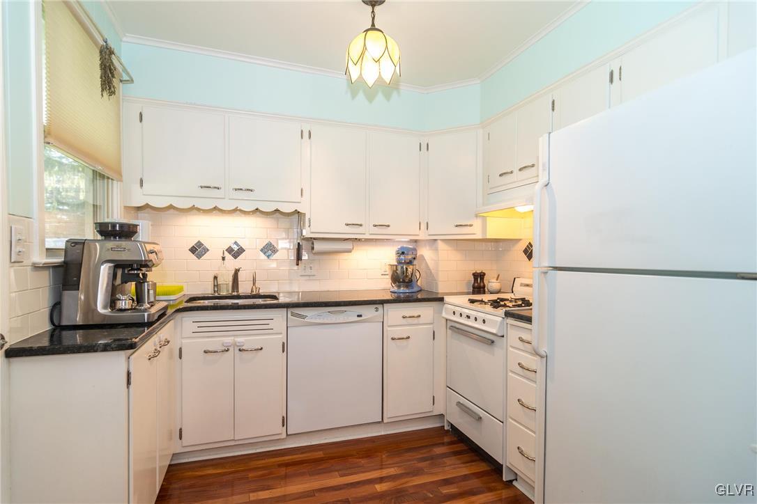 838 Magnolia Road Hellertown, PA 18055 - Photo 9 of 29 Gallery Image 9