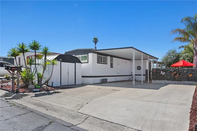 a front view of house with yard