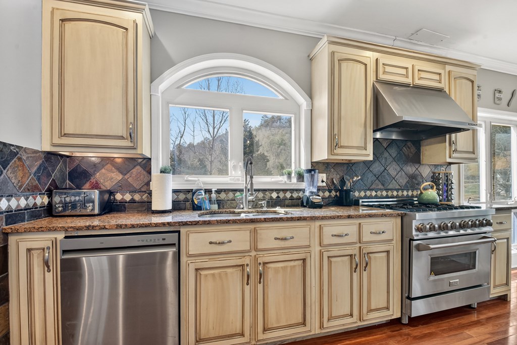 291 Kyle Road Blue Ridge, GA 30513 - Photo 24 of 114