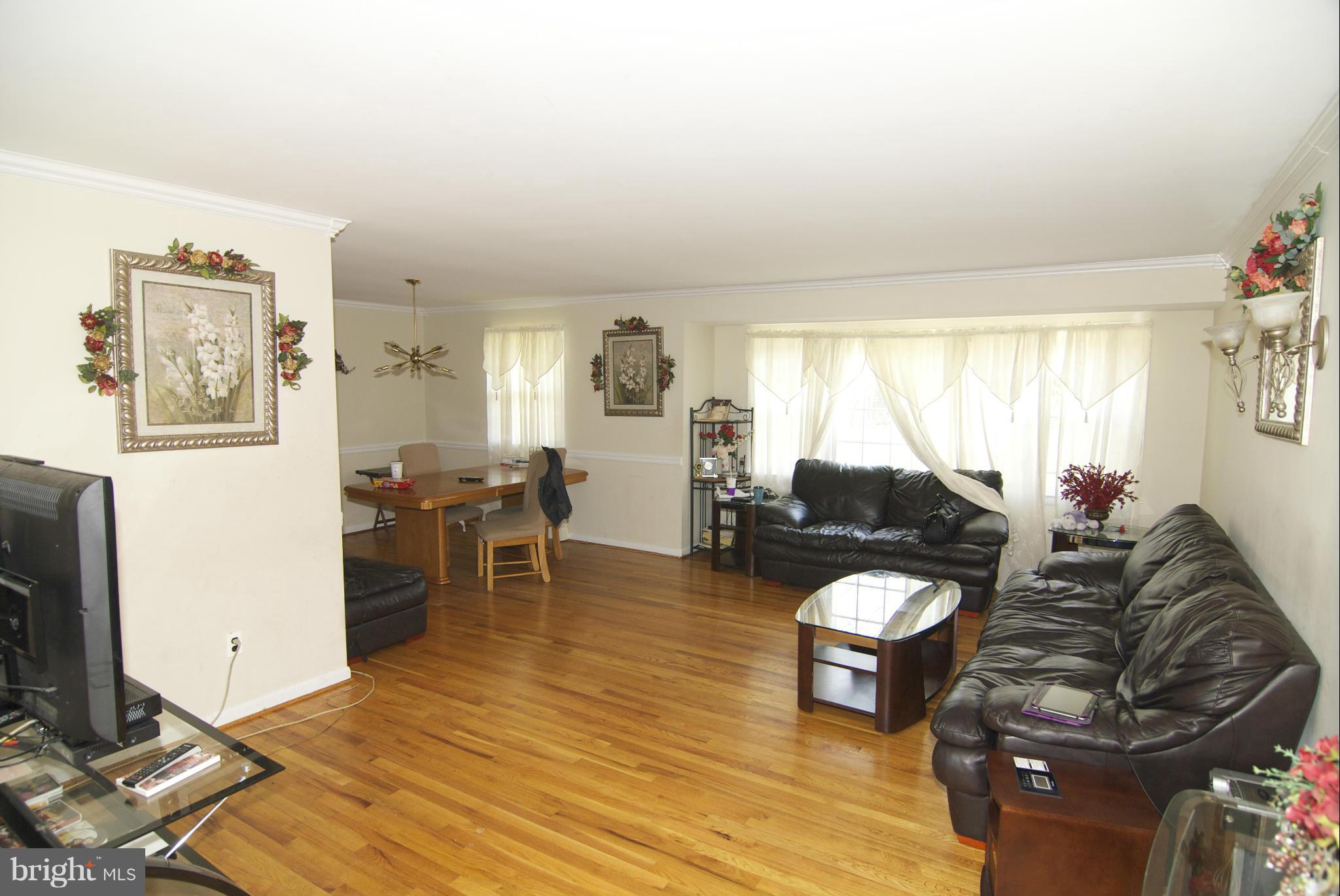 4905 Rees Lane Bowie, MD 20720 - Photo 3 of 24 Living Room