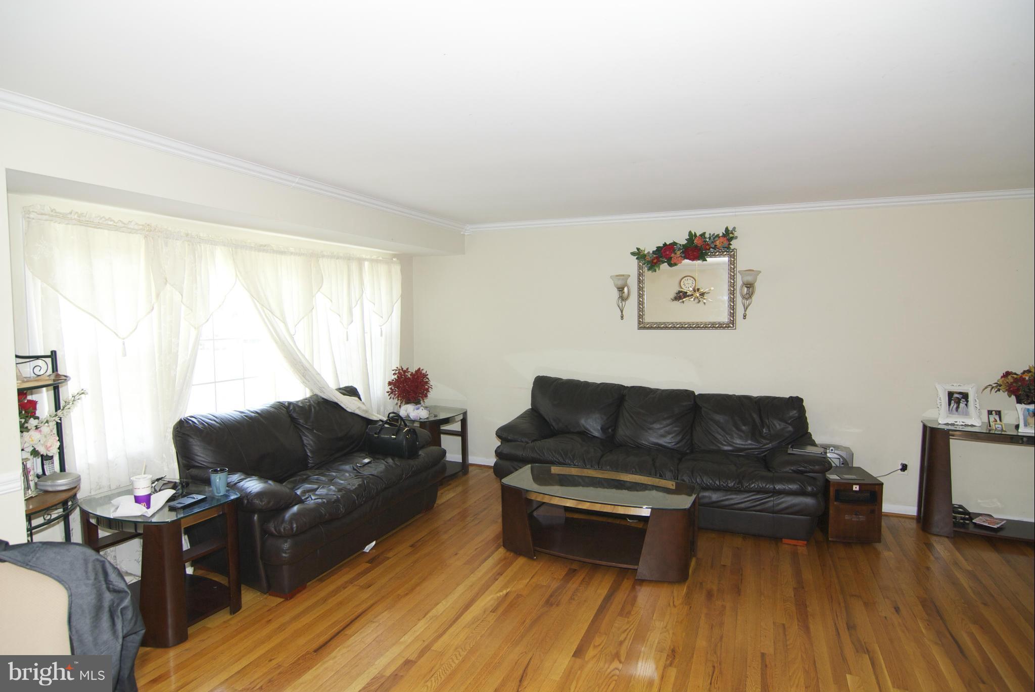 4905 Rees Lane Bowie, MD 20720 - Photo 5 of 24 Living Room