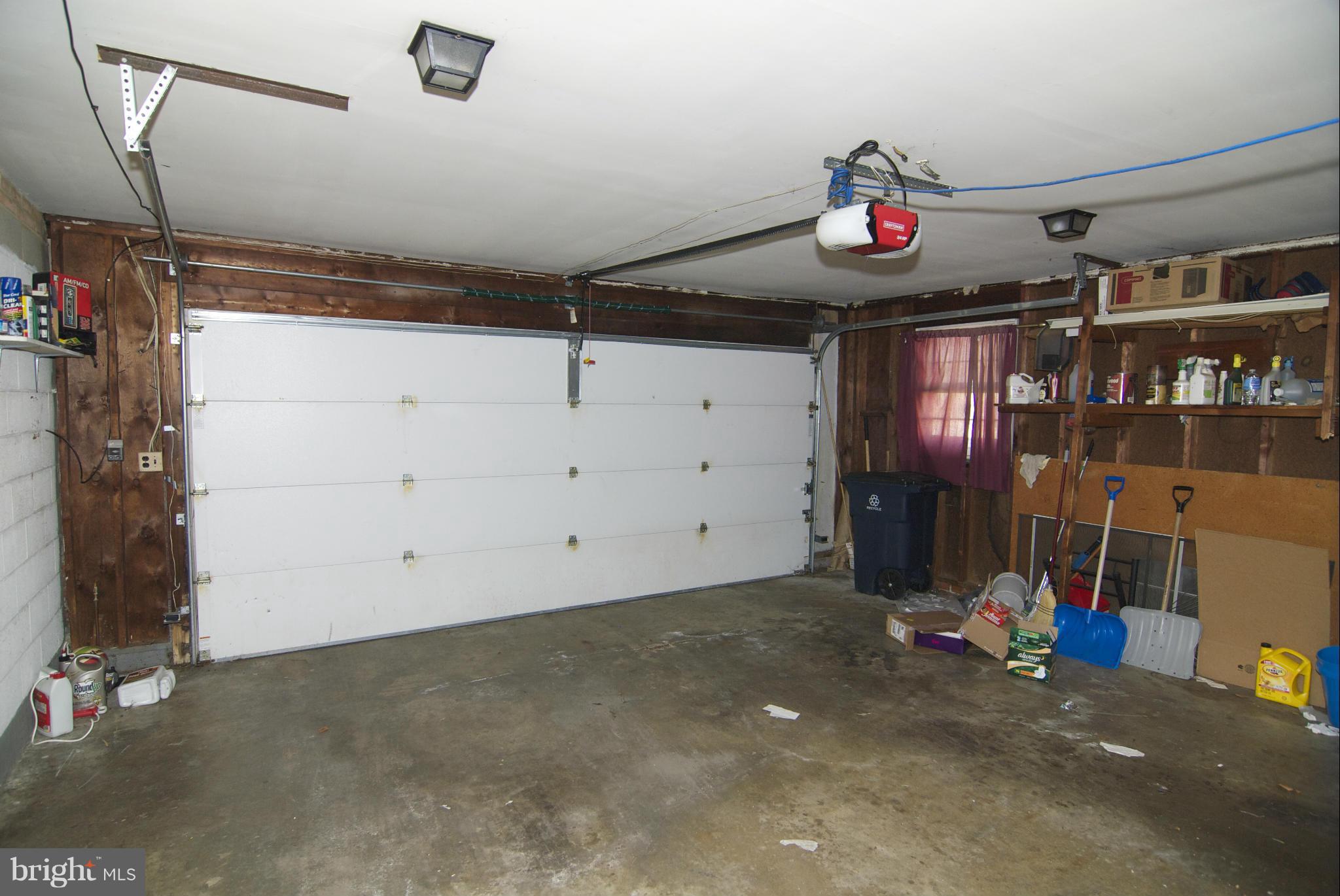 4905 Rees Lane Bowie, MD 20720 - Photo 9 of 24 Garage