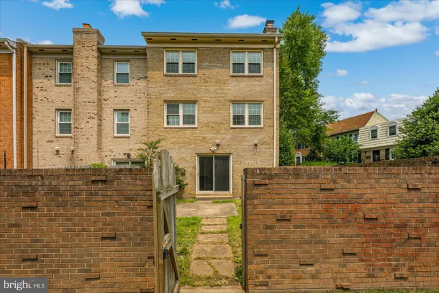 $899,000 | 7349 Eldorado Court, McLean, VA 22102