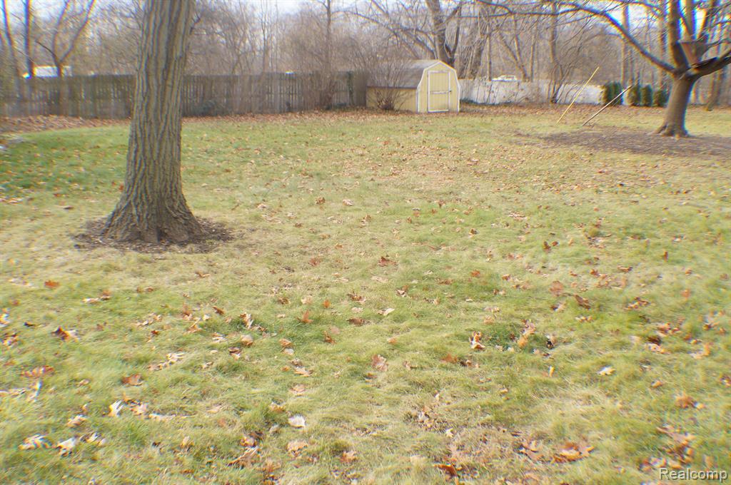 301 Nawakwa Road Rochester Hills, MI 48307 - Photo 35 of 51