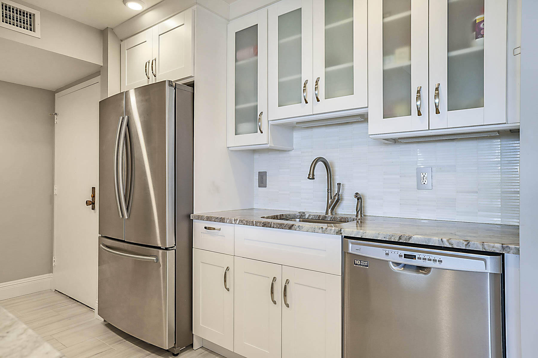 2121 North Ocean Boulevard, Unit 1705E Boca Raton, FL 33431 - Photo 18 of 68 Kitchen