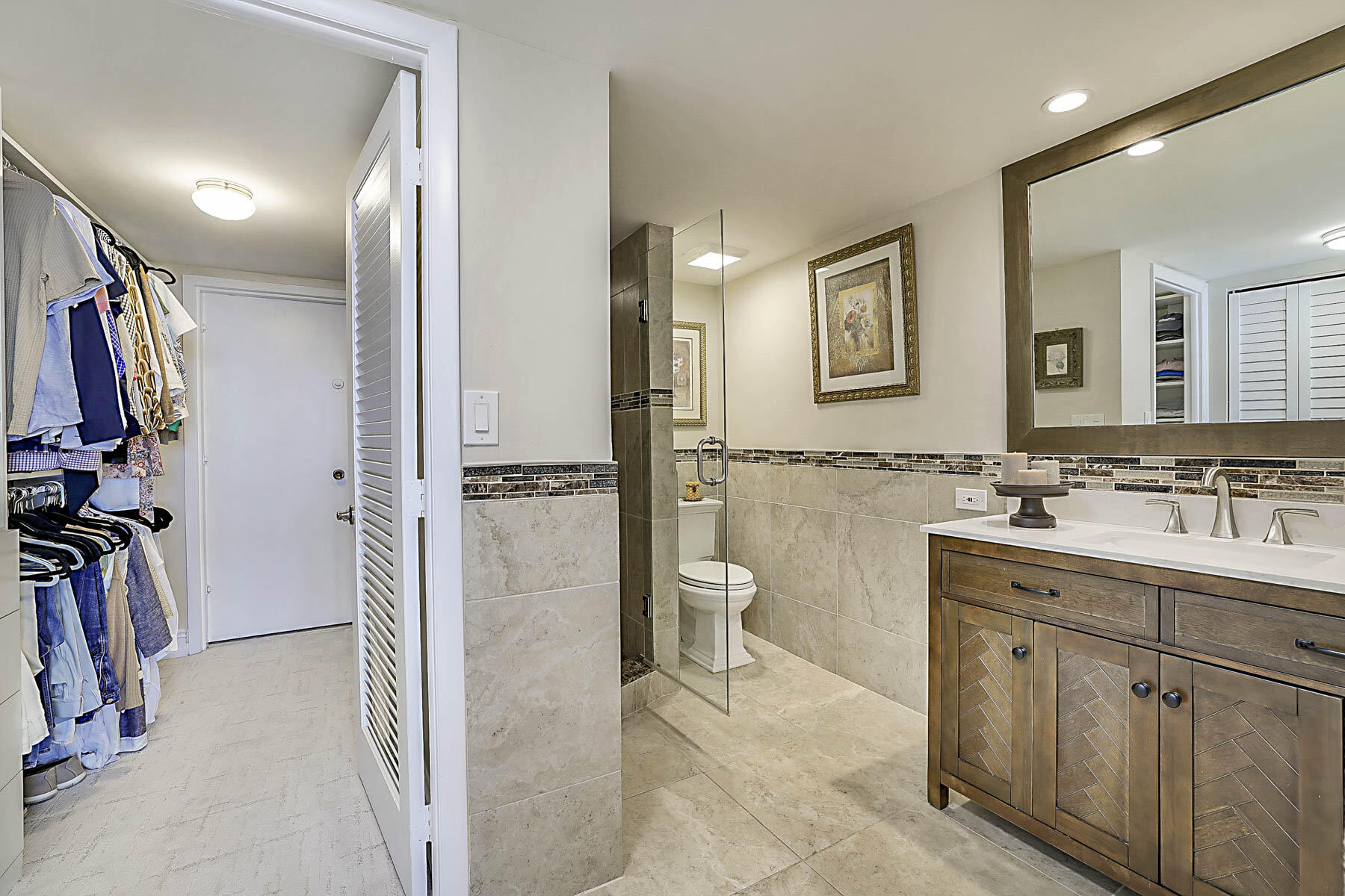2121 North Ocean Boulevard, Unit 1705E Boca Raton, FL 33431 - Photo 26 of 68 Large dressing area