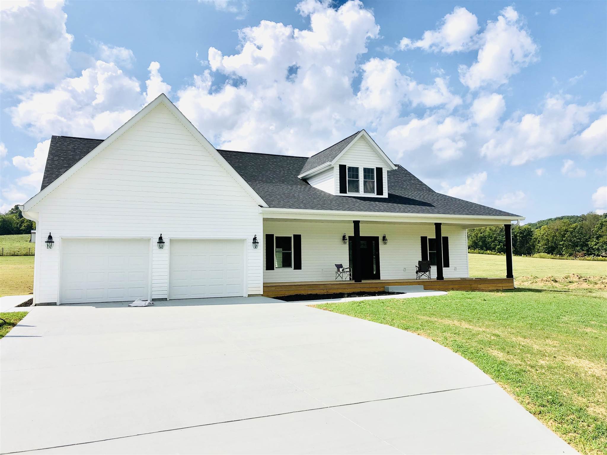 885 Old Farm Road Bedford, IN 47421 - Photo 1 of 9 Gallery Image 1