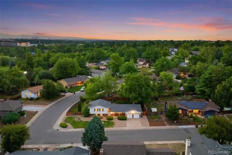 $800,000 | 8601 East Layton Avenue, Denver, CO 80237